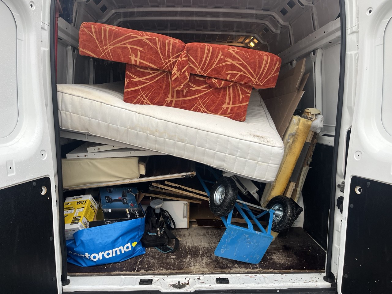 utylizacja starych mebli w Warszawie 