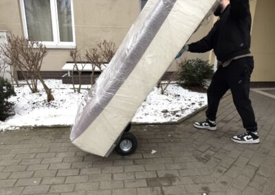 wywóz starej kanapy w Warszawie