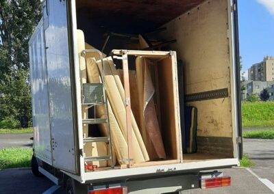 wywóz starych mebli w Warszawie