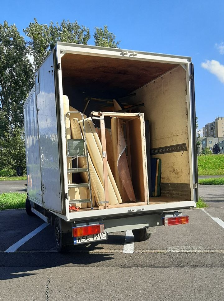 wywóz starych mebli w Warszawie 
